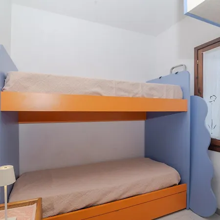 Trilocale Iris 300 Mt Apartman *