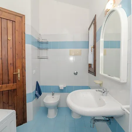 Trilocale Iris 300 Mt Appartement